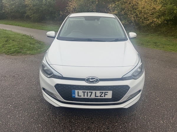 Used Hyundai i20 2017 for sale - 76205648: Photo 3