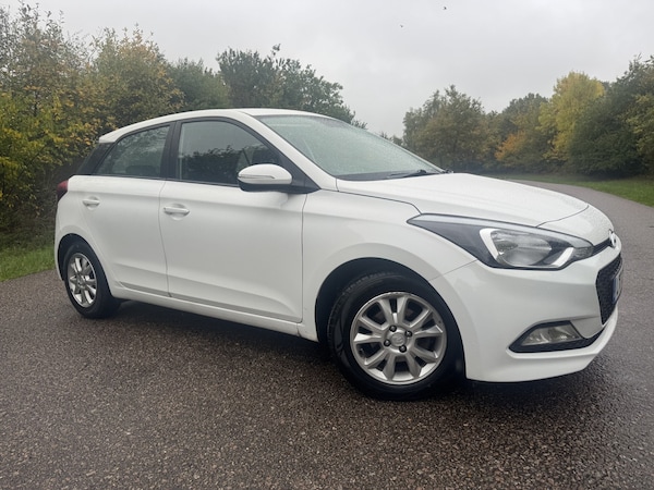 Used Hyundai i20 2017 for sale - 76205648: Photo 4