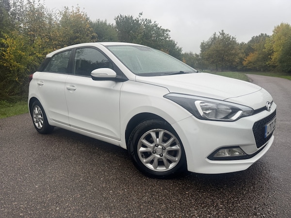 Used Hyundai i20 2017 for sale - 76205648: Photo 5