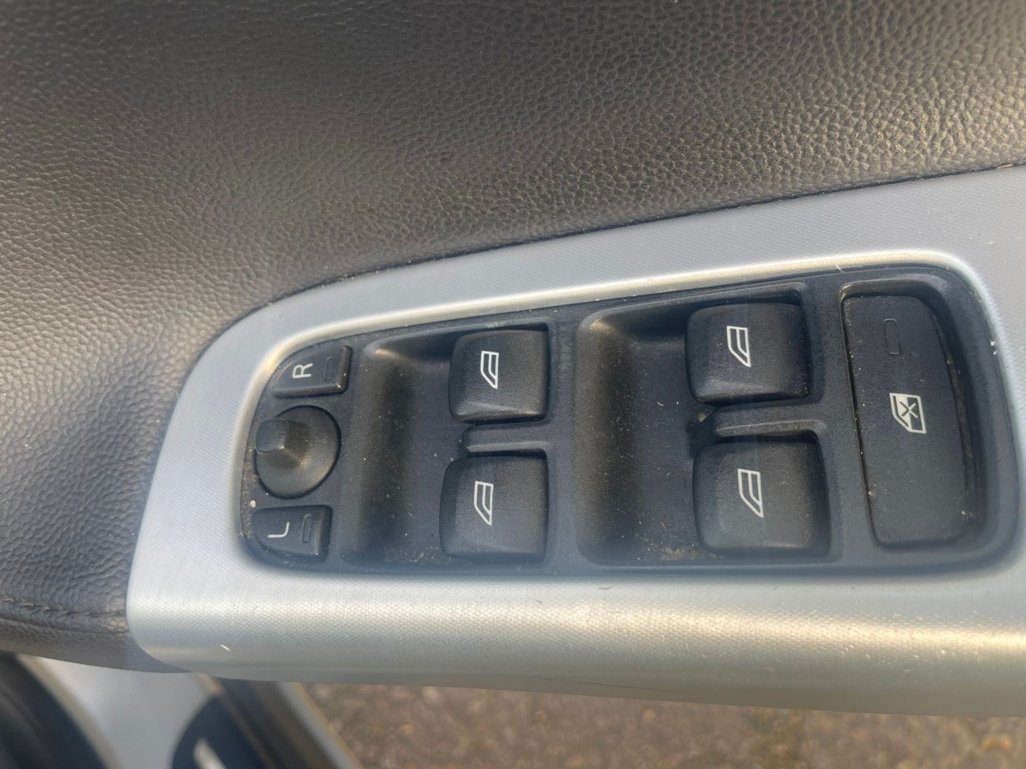 Used Volvo S40 2011 for sale - 76762178: Photo 10