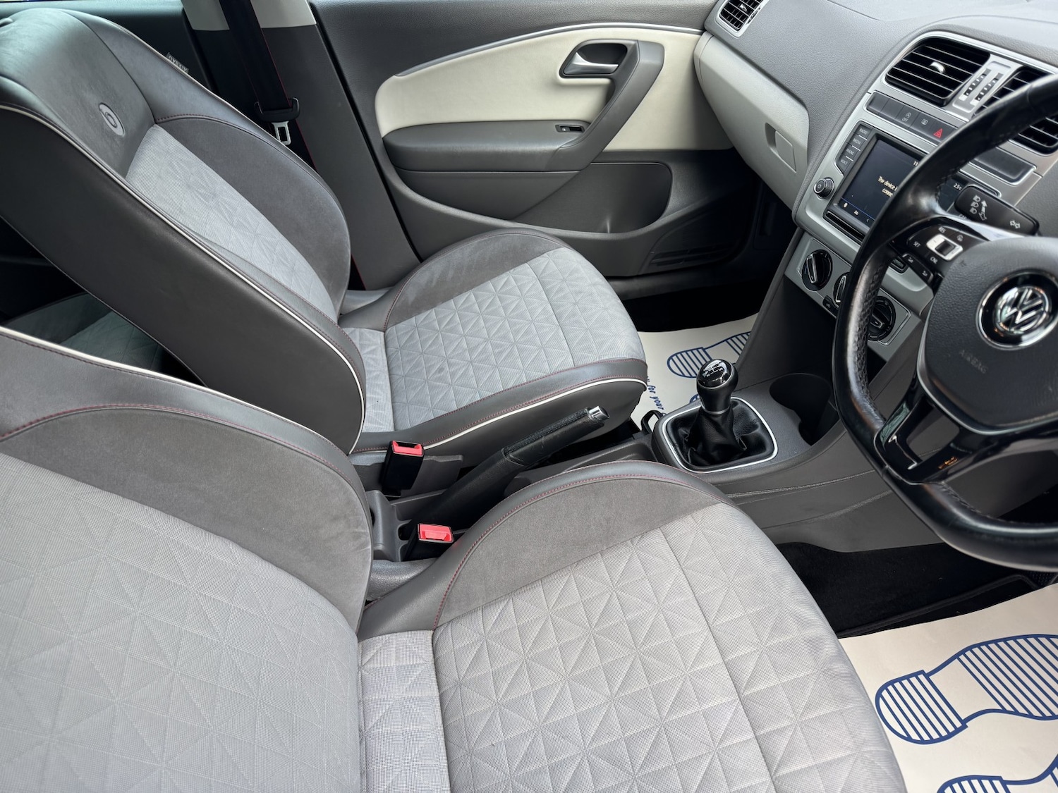 Used Volkswagen Polo 2017 for sale - 77233773: Photo 38