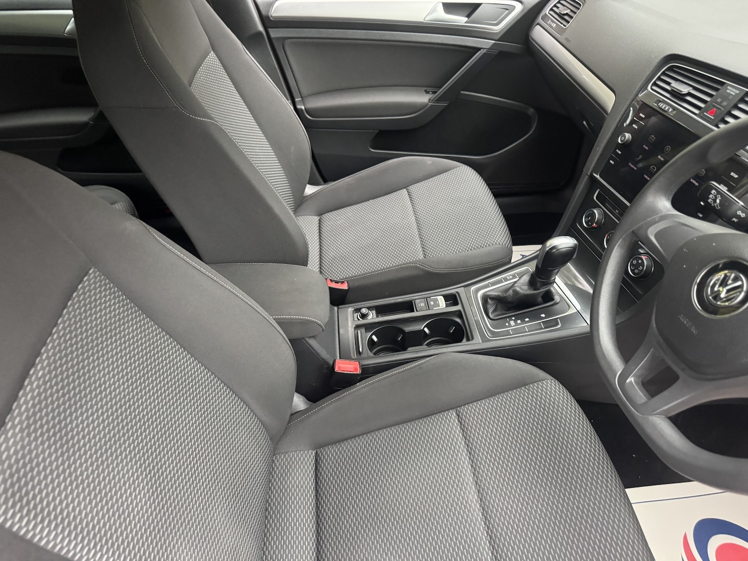 Used Volkswagen Golf 2018 for sale - 76115837: Photo 31