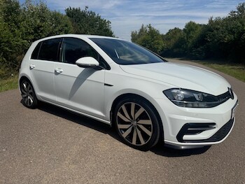 Used Volkswagen Golf 2019 for sale - 76115829: Photo