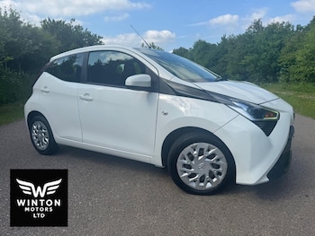 2018 - 1.0 VVT-i x-play 5-Door