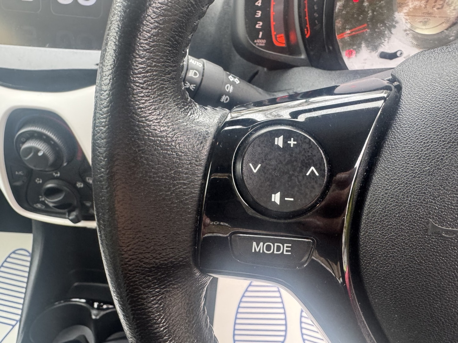 Used Peugeot 108 2017 for sale - 76488651: Photo 12