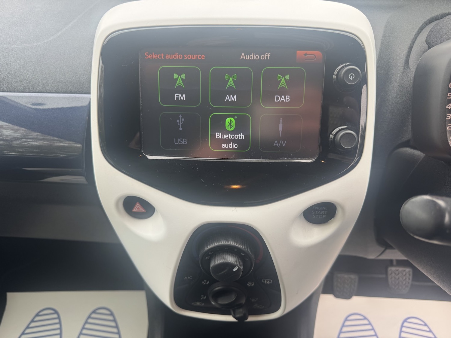 Used Peugeot 108 2017 for sale - 76488651: Photo 2