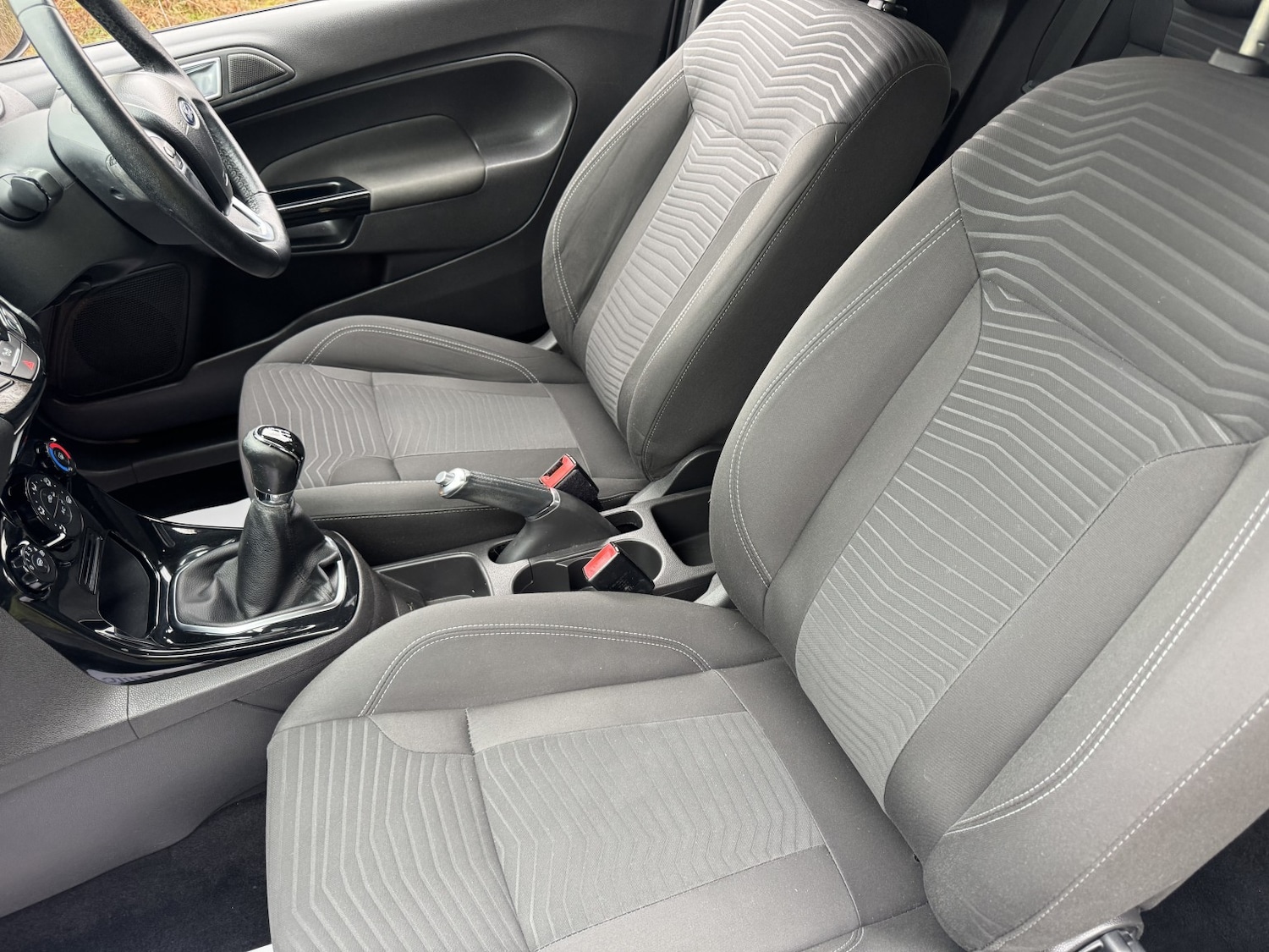 Used Ford Fiesta 2015 for sale - 77798598: Photo 4