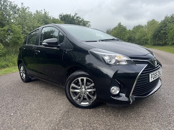 Used Toyota Yaris 2015 for sale - 78537102: Photo