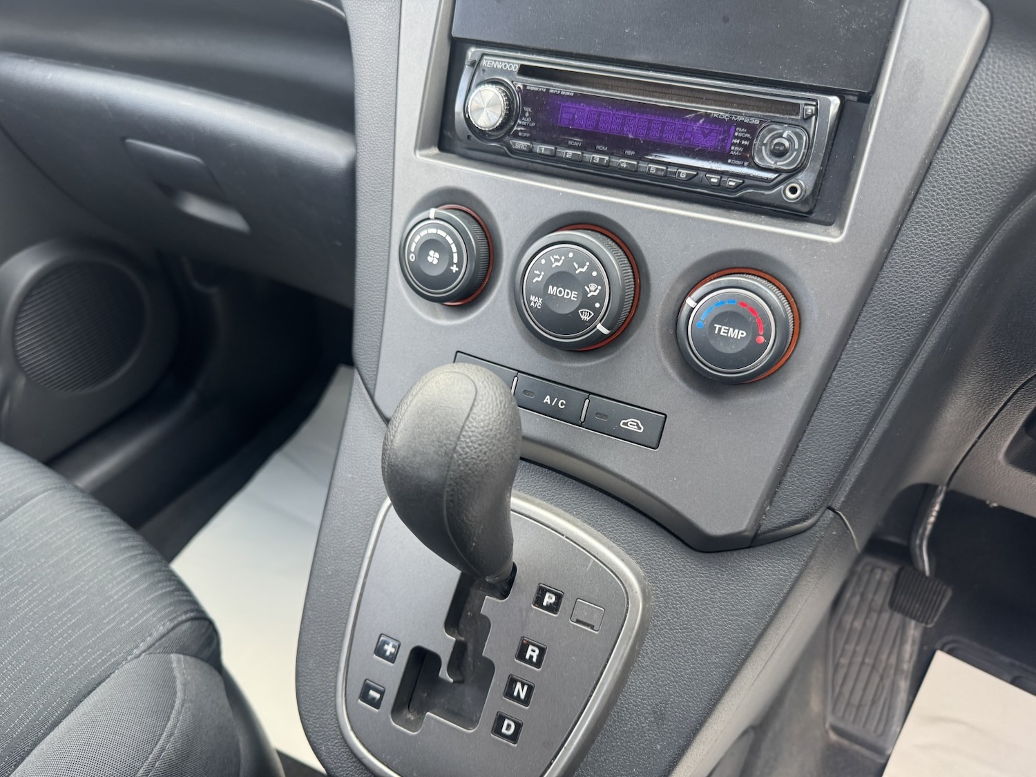 Used Kia Carens 2009 for sale - 77798602: Photo 30