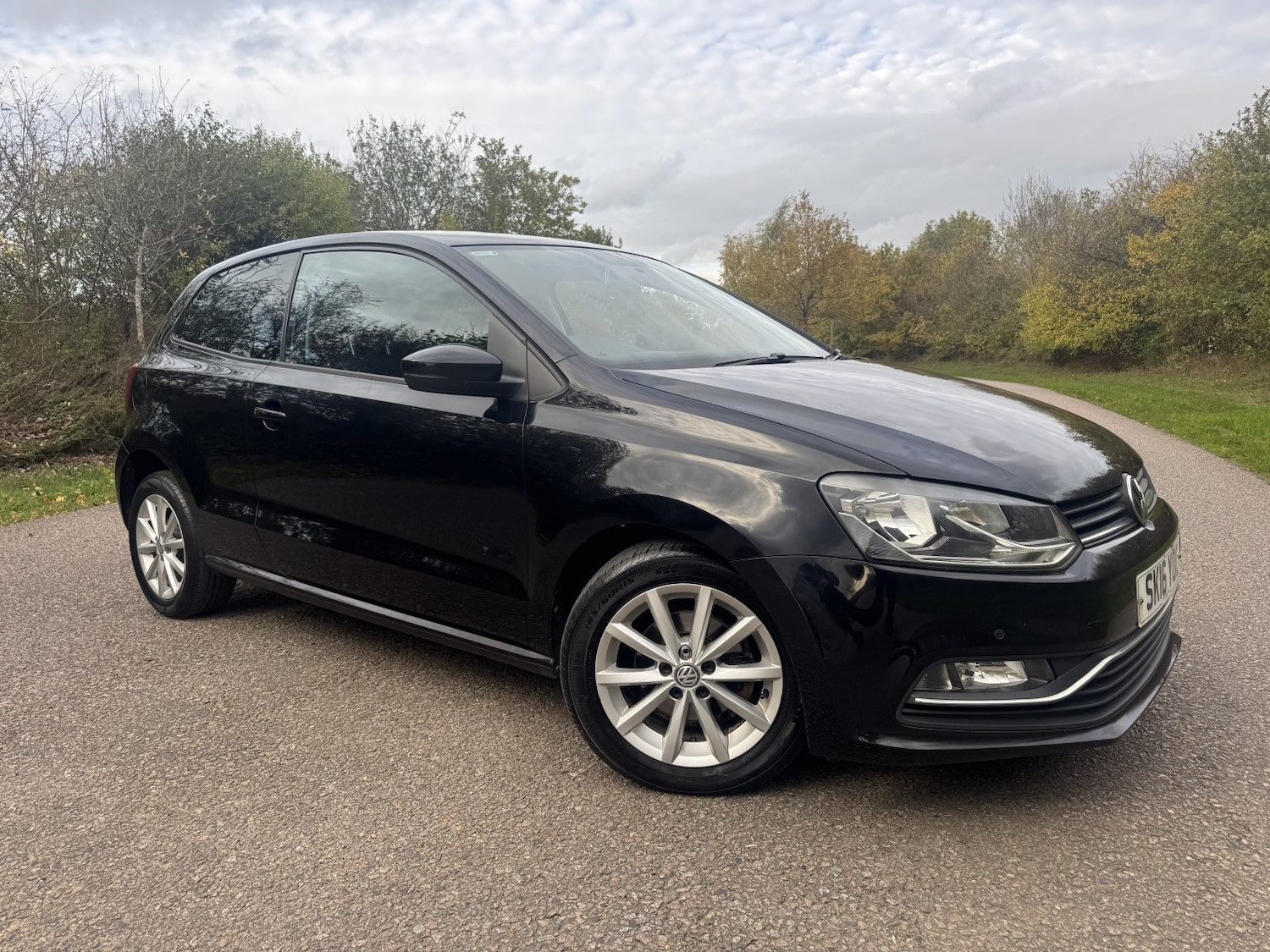 Used Volkswagen Polo 2016 for sale - 76488685: Photo 2