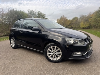 Used Volkswagen Polo 2016 for sale - 76488685: Photo