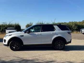 Used Land Rover Discovery Sport 2019 for sale - 79661670: Photo