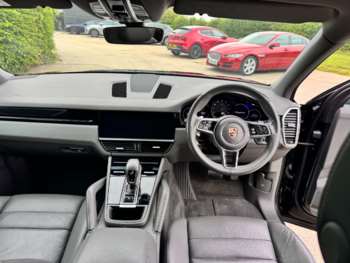 Used Porsche Cayenne 2019 for sale - 74962790: Photo