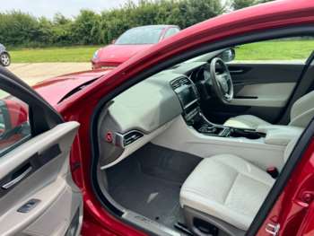 Used Jaguar XE 2016 for sale - 74911040: Photo