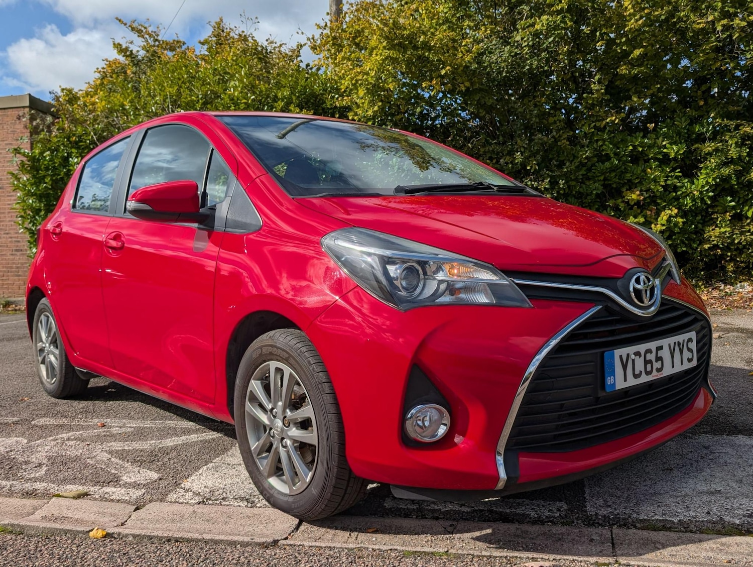 Used Toyota Yaris 2015 for sale - 76184781: Photo 1
