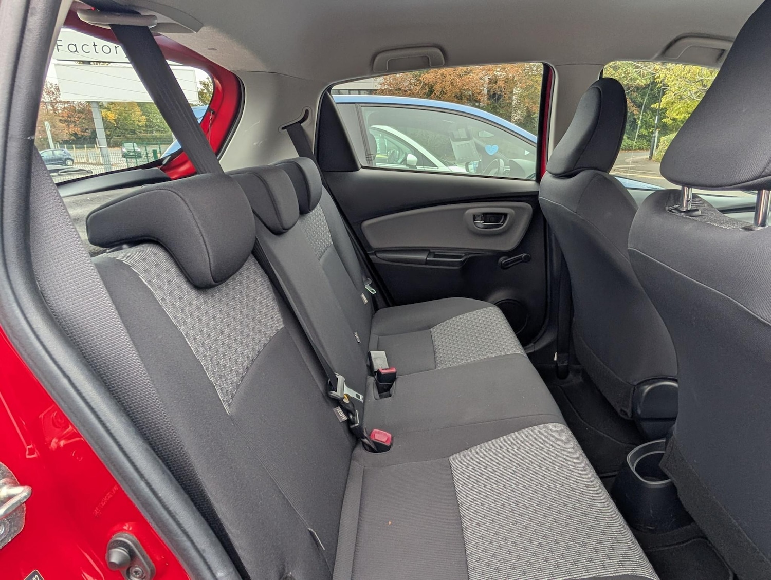 Used Toyota Yaris 2015 for sale - 76184781: Photo 12