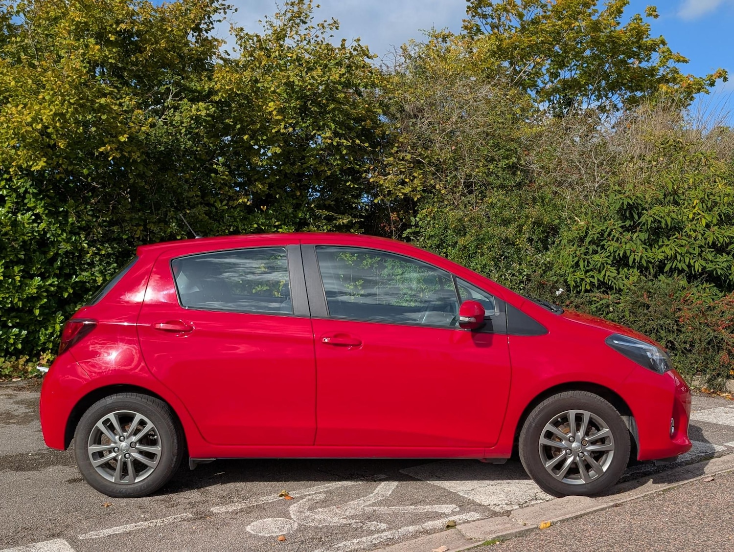 Used Toyota Yaris 2015 for sale - 76184781: Photo 2