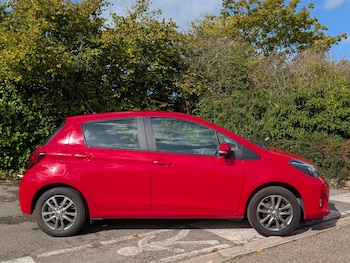 Used Toyota Yaris 2015 for sale - 76184781: Photo