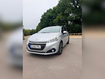 Used Peugeot 208 2016 for sale - 79846428: Photo