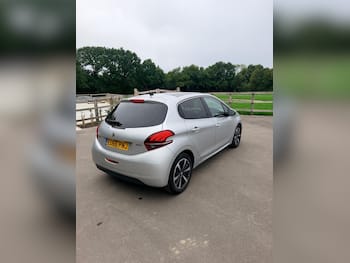 Used Peugeot 208 2016 for sale - 79846428: Photo