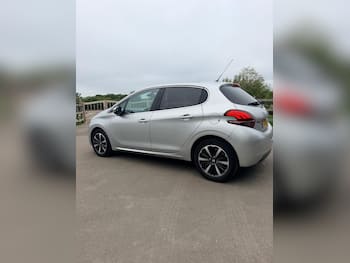 Used Peugeot 208 2016 for sale - 79846428: Photo