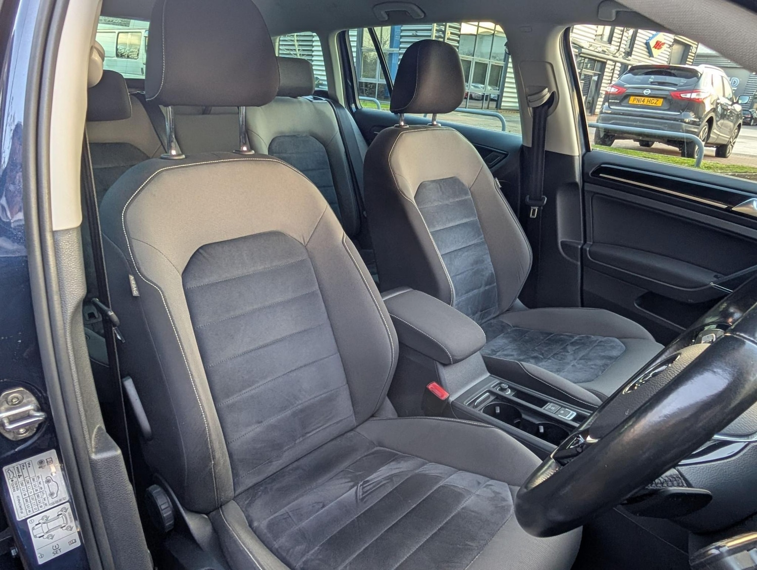 Used Volkswagen Golf 2016 for sale - 76922541: Photo 9