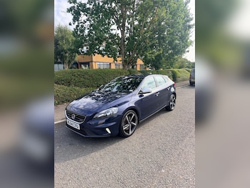 Used Volvo V40 2015 for sale - 79283019: Photo