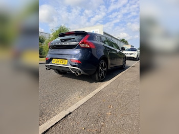 Used Volvo V40 2015 for sale - 79283019: Photo