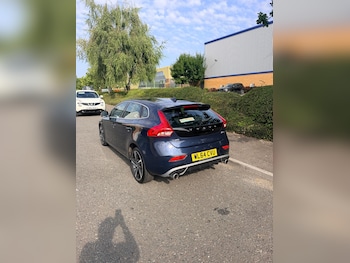 Used Volvo V40 2015 for sale - 79283019: Photo