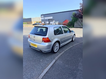Used Volkswagen Golf 2004 for sale - 79357851: Photo