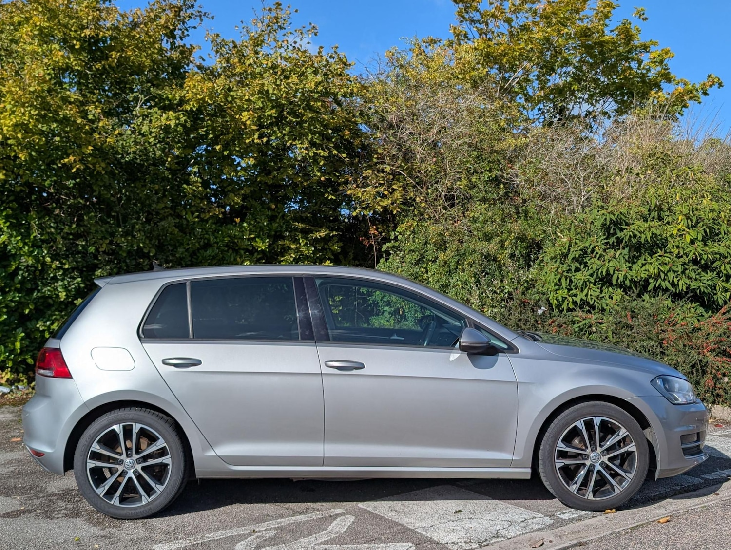 Used Volkswagen Golf 2015 for sale - 76184778: Photo 2