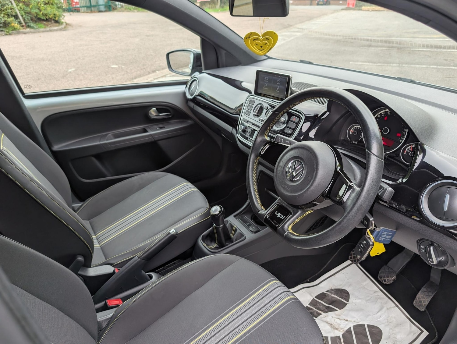 Used Volkswagen up! 2015 for sale - 76312696: Photo 11