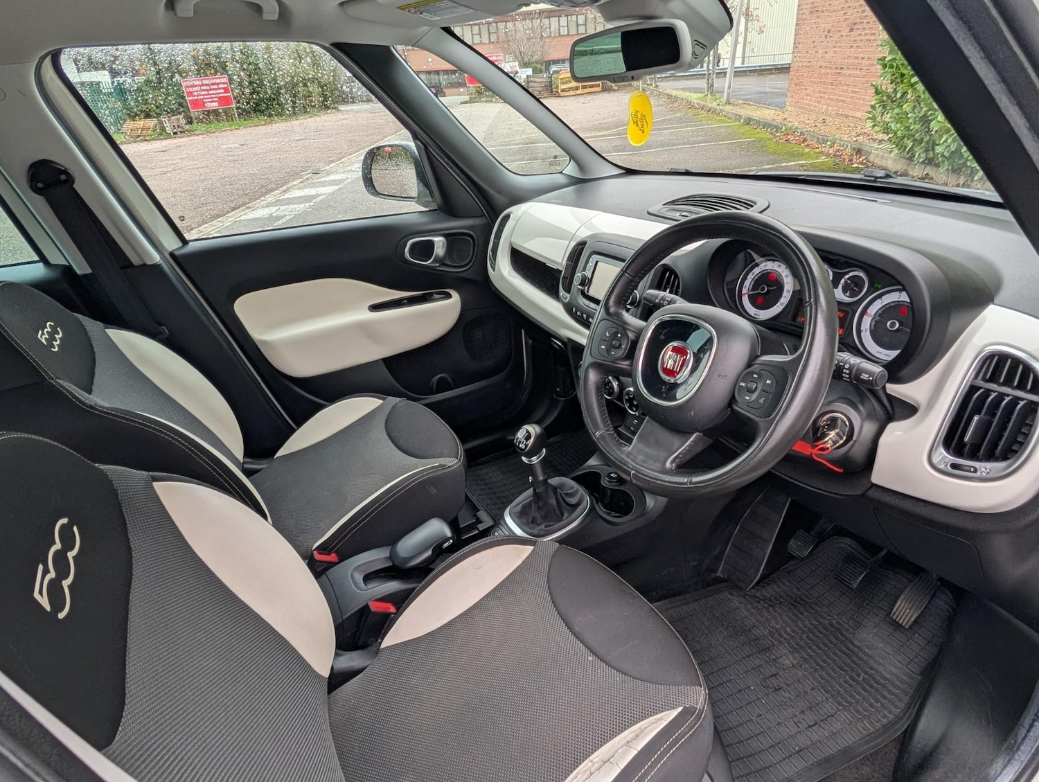 Used Fiat 500L 2013 for sale - 76519811: Photo 9