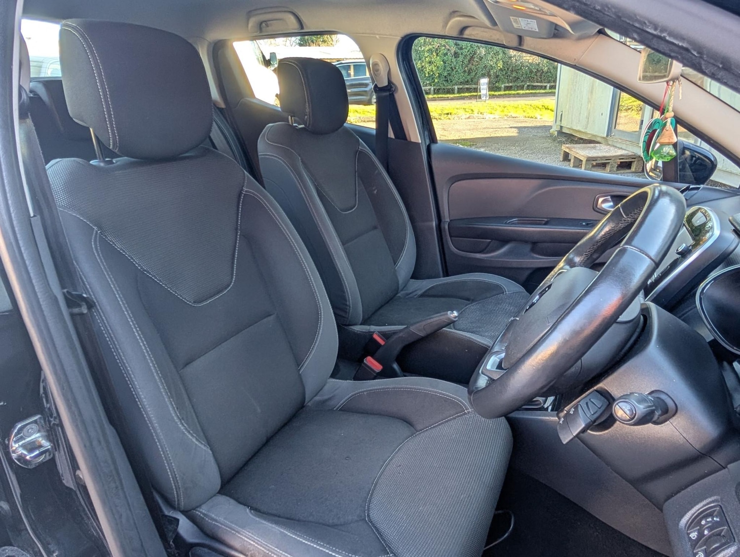 Used Renault Clio 2017 for sale - 77095884: Photo 10