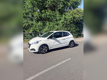 Used Peugeot 208 2016 for sale - 78663328: Photo
