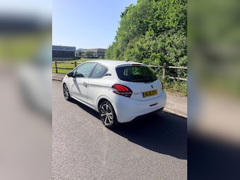 Used Peugeot 208 2016 for sale - 78663328: Photo