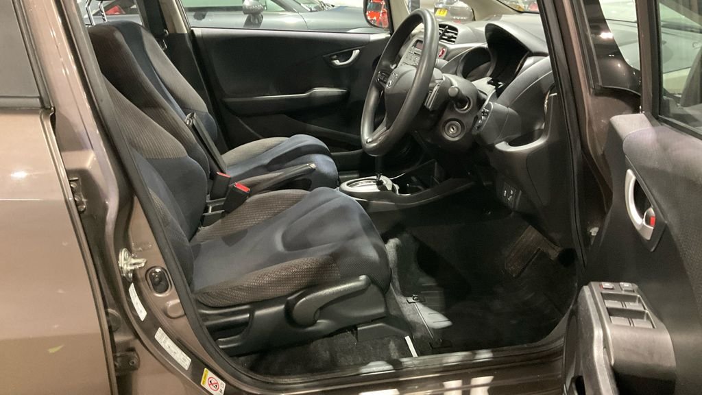 Used Honda Jazz 2013 for sale - 76883647: Photo 15