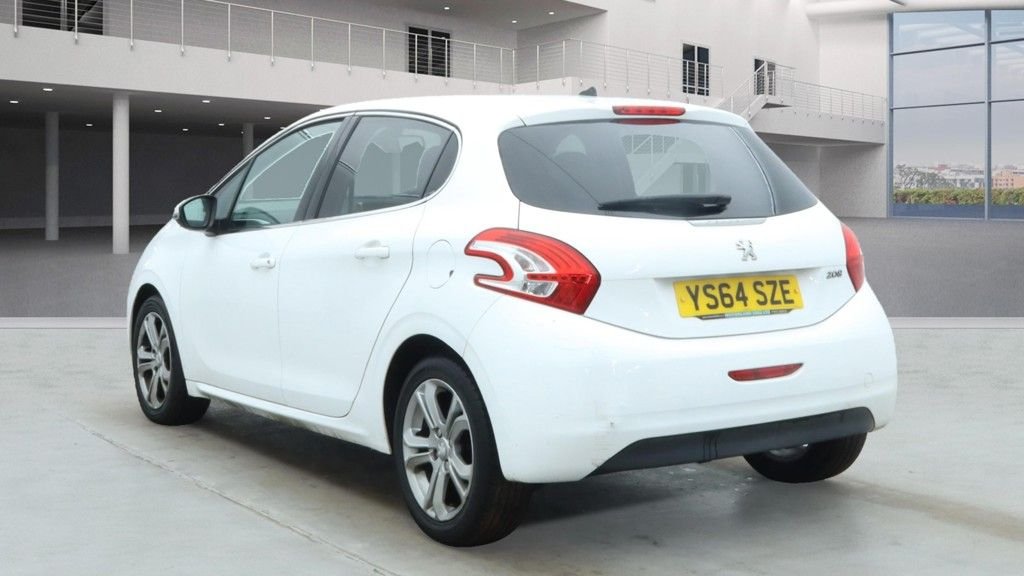 Used Peugeot 208 2015 for sale - 76496530: Photo 3