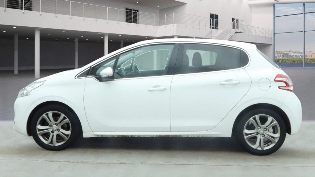 Used Peugeot 208 2015 for sale - 76496530: Photo 6