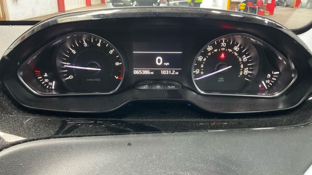 Used Peugeot 208 2015 for sale - 76496530: Photo 9