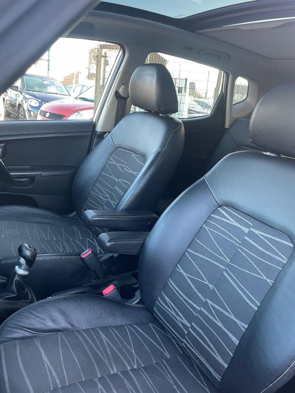 Used Kia Venga 2014 for sale - 76604740: Photo 13