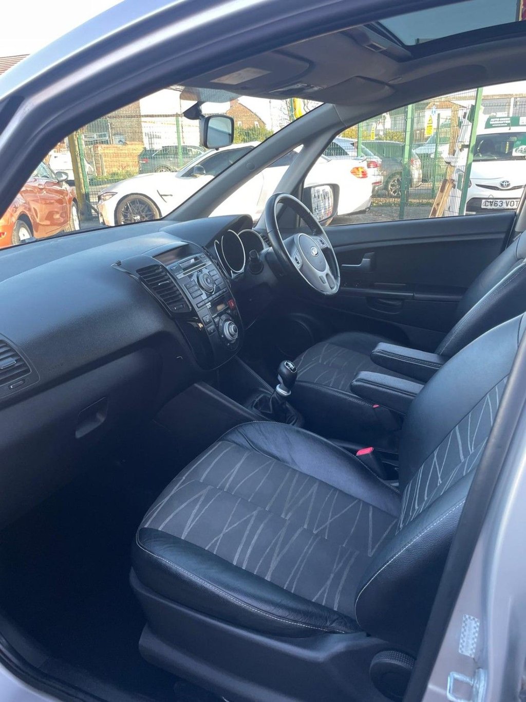 Used Kia Venga 2014 for sale - 76604740: Photo 14