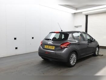 Used Peugeot 208 2018 for sale - 78738526: Photo