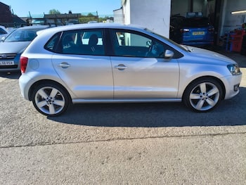Used Volkswagen Polo 2010 for sale - 79643698: Photo