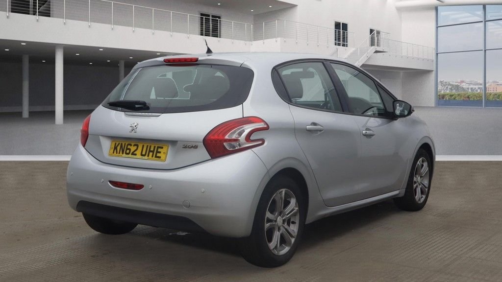 Used Peugeot 208 2012 for sale - 76570431: Photo 4