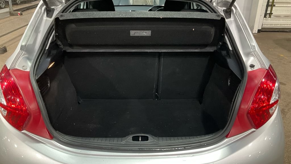 Used Peugeot 208 2012 for sale - 76570431: Photo 7