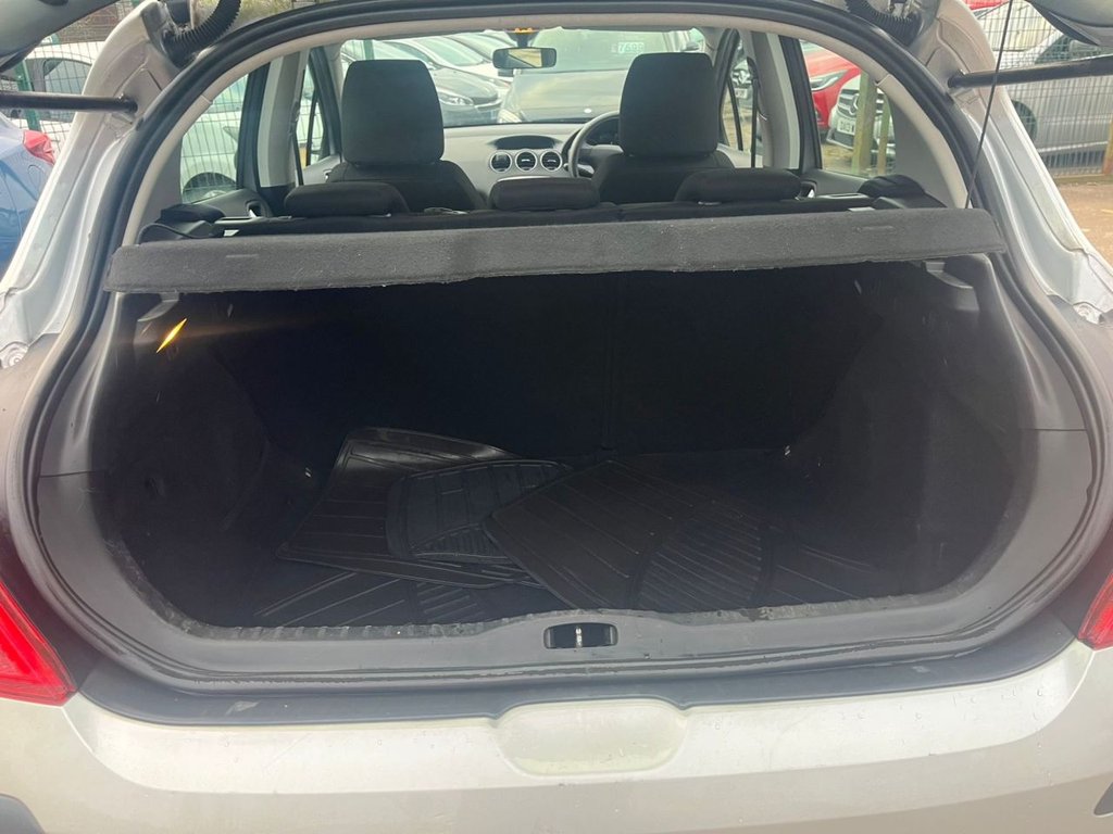 Used Peugeot 308 2011 for sale - 77748263: Photo 18