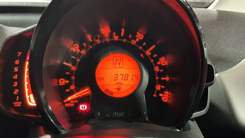 Used Toyota AYGO 2017 for sale - 76496332: Photo 10