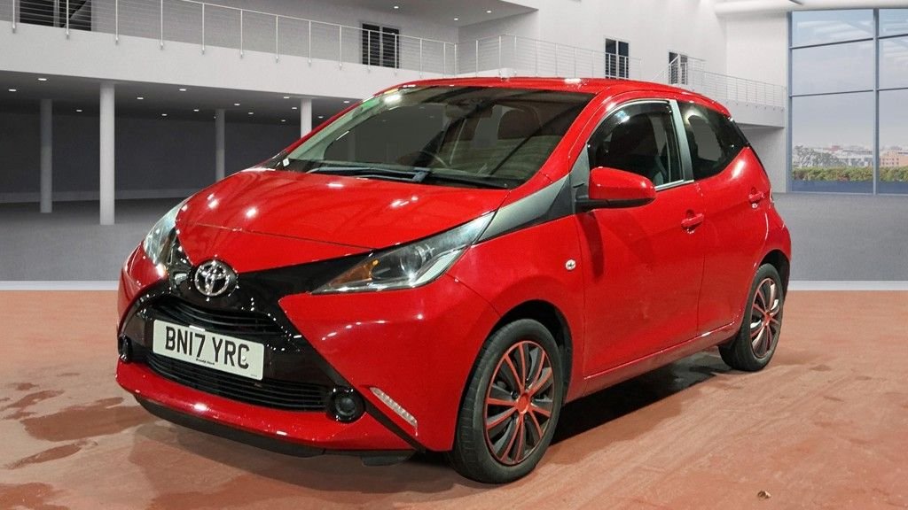 Used Toyota AYGO 2017 for sale - 76496332: Photo 2