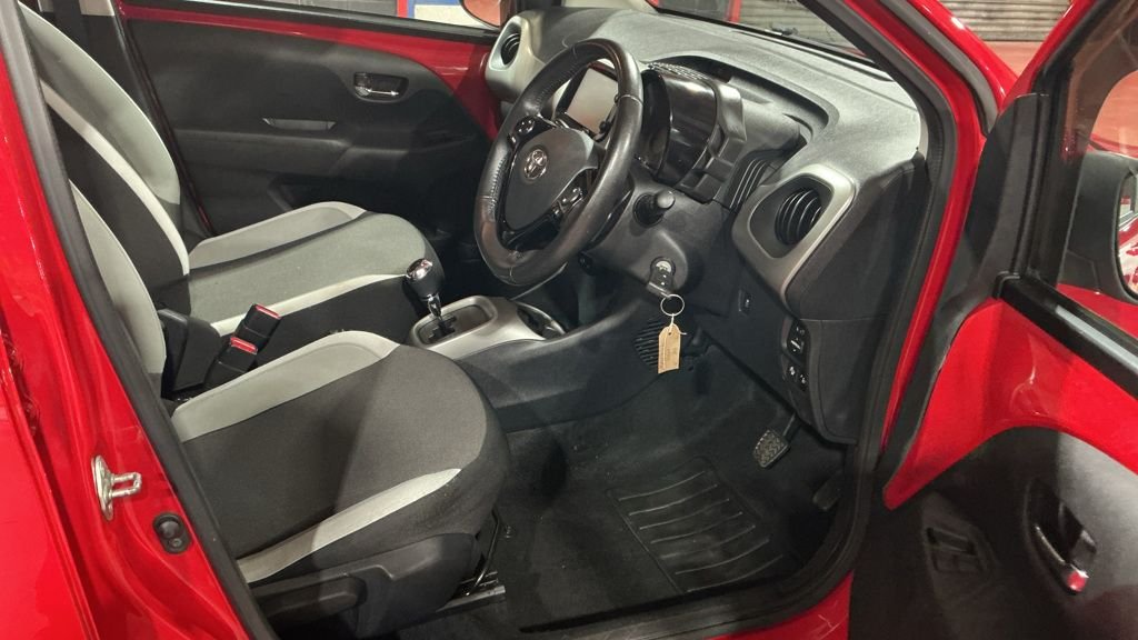 Used Toyota AYGO 2017 for sale - 76496332: Photo 9